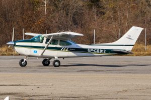 Cessna 182, UP-CS012